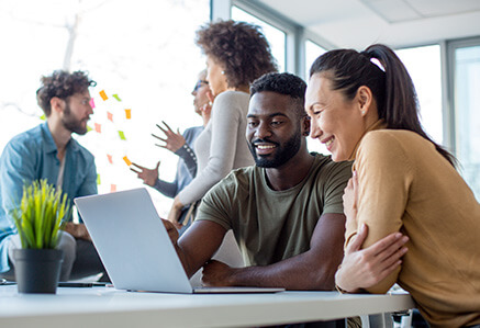 A multicultural team deals with international management.